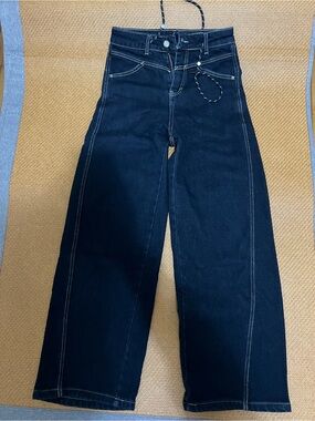 High-Rise Wide-Leg Black Jeans with Contrast Stitching